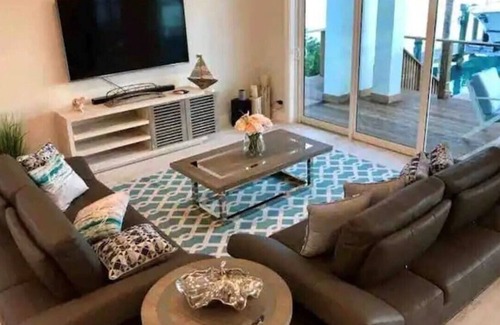 Staniel Cay Villa | Relax in this turquoise ocean inspired villa