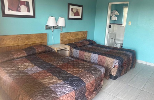 Clinton Hotel | Relax Inn By OYO Clinton