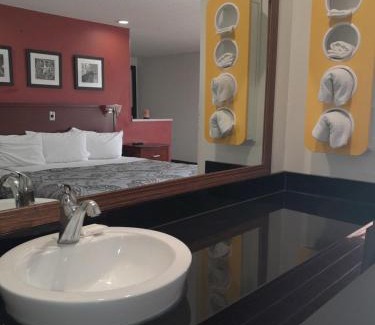 Franklin Hotel | Relax Inn