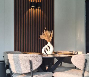 Heinkenszand House | 'Relax Lodge Sea' - Wellness lodge in Zeeland - Private Sauna - Airco - Garden - Outdoor Swimming pool - Free Wifi, Towels & Bed linen