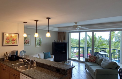 The Bight Condo | RELAX on Grace Bay w/Beautiful 3-Tiered Pool