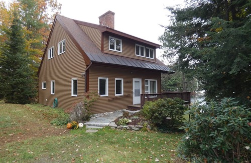 New London House | Relax on Little Lake Sunapee Lake Front