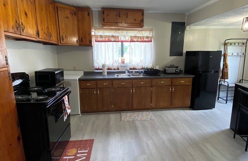 Axton House | Relax & Recharge at This Charming Country Home
