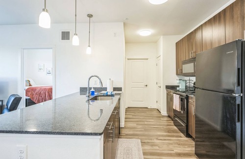 University District Apartment | Relax & Recharge Downtown | Walkscore 94