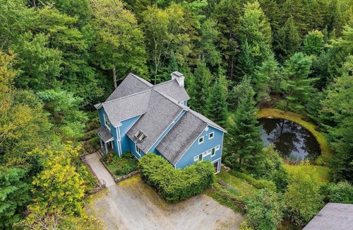 Winhall House | Relax & Recover Mountain Retreat - Hot Tub + Sauna + Home Gym