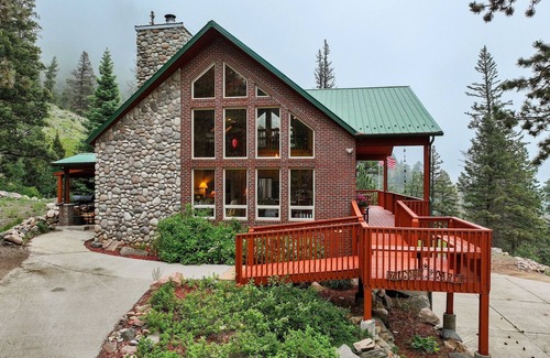 Custer County Ski Chalet | Relax, rejuvenate and recharge at Star Wrangler!