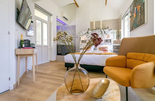 Faubourg Sud Apartment | Relax Spa- Appartement au centre de la ville avec Jacuzzi- SR Loc