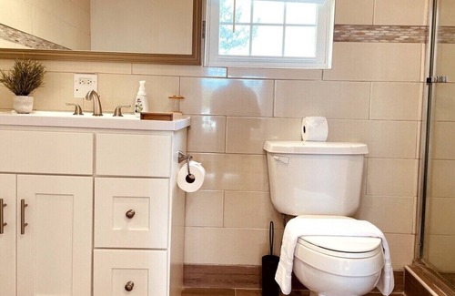 Sandys House | Relax with the whole family at this peaceful place to stay