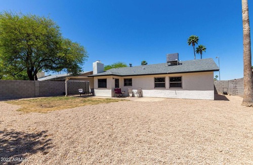 Knoell Scottsdale House | Relax with the whole family at this peaceful stay in the heart of Scottsdale!