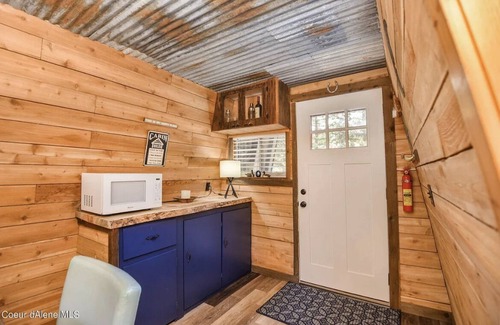 Priest River Cabin | Relax with your friends and family at this peaceful slice of heaven.