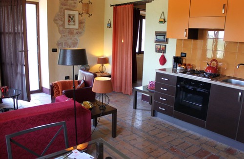 Monterosso Apartment | Relaxation, enjoying nature, walking in Le Marche Italy at Cottage ‘Il Fuoco’