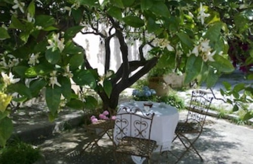 Erice House | Relaxation in ancient villa Erice valley 15' sea, hot tube, garden, bbq, free parking