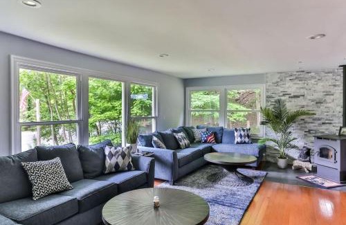 Ashland House | Relaxation Retreat Home with Hot Tub Gym & Sauna