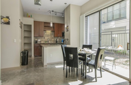 Riverside Terrace Apartment | Relaxing 2-bedroom apartment with fitness room, WiFi in vibrant Houston