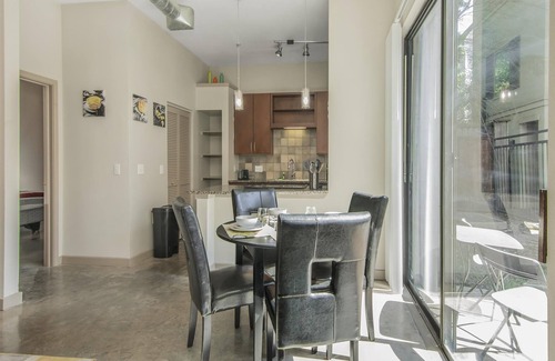 Riverside Terrace Apartment | Relaxing 2-bedroom apartment with fitness room, WiFi in vibrant Houston