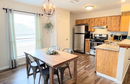 McNeil Apartment | Relaxing 2 Bedroom North Austin Get Away