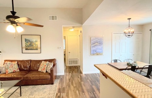 McNeil Apartment | Relaxing 2 Bedroom North Austin Get Away
