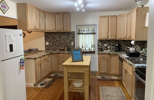 Putnam Hall House | Relaxing 4/3 Lakehouse Getaway on Lake Geneva