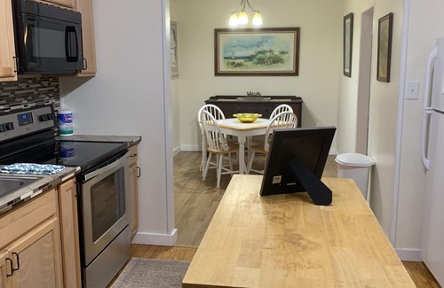 Putnam Hall House | Relaxing 4/3 Lakehouse Getaway on Lake Geneva