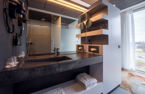Municipality of Helmond Hotel | Relaxing Accommodation in Helmond with Onsite Dining and Playground Facilities