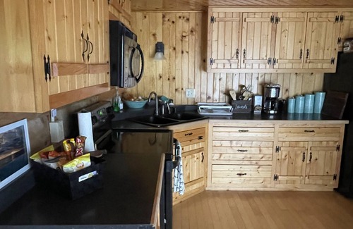 Harpers Ferry Cabin | Relaxing at Moose Lodge Cabin