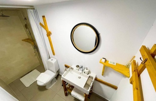 Plopul Bed & Breakfast | Relaxing bed & breakfast retreat in Murighiol with modern amenities