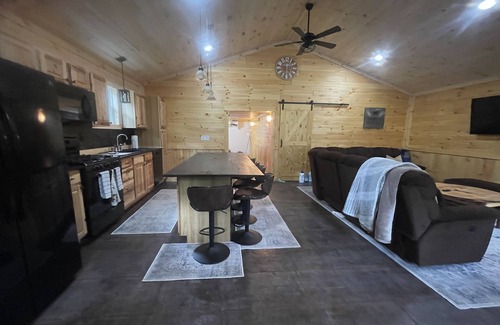 Munson Cottage | Relaxing Cottage near Black Moshannon and Penn State