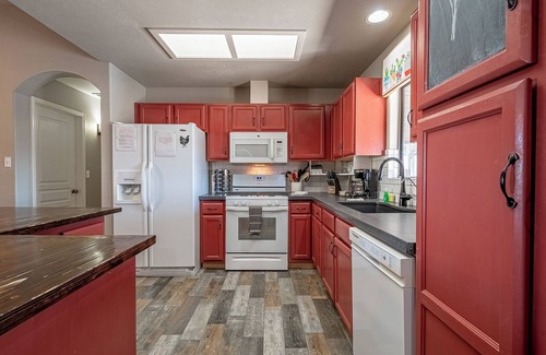 Desert Foothills House | Relaxing Desert Get-Away