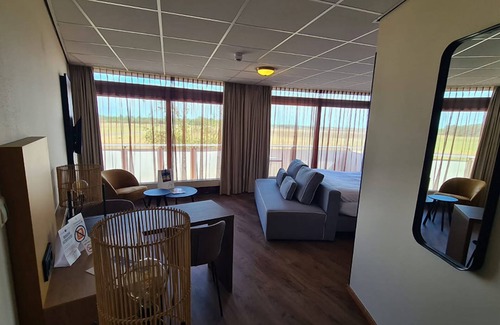 Nieuw-Haamstede Hotel | Relaxing Haamstede Haven | beach escape, Scenic Nature trails, Local attractions