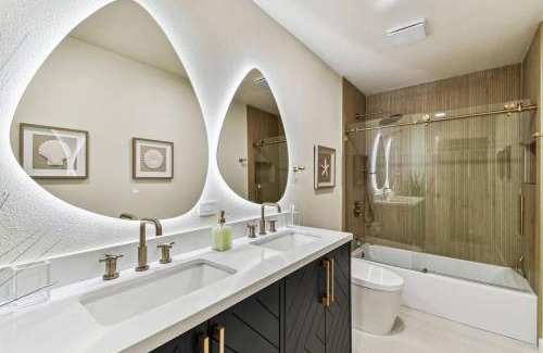 Mount Plymouth House | Relaxing Modern Home Sleeps 6 Pool BBQ Firepit