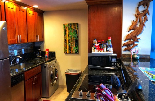 Maalaea Condo | Relaxing Ocean Front Views on Maui! Island Sands Condominium