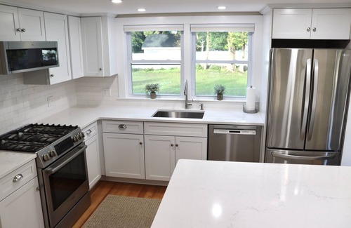 Dartmouth House | Relaxing Padanaram Village Home for 8 Guests