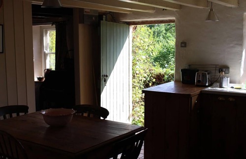 Llandovery Cottage | Relaxing pet friendly 2-Bed Cottage in Rhandirmwyn
