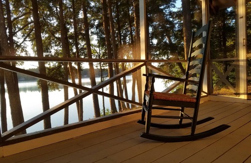 Limerick House | Relaxing Retreat on Sokokis Lake