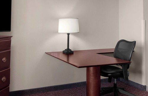 Pleasanton Hotel | Relaxing Room in Bay Area | Hotel with Outdoor Patio & Free Parking