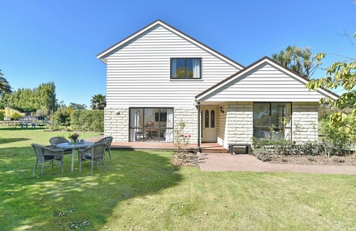 Kaiapoi House | Relaxing Rural Getaway – Near Kaiapoi Lakes, Room to Roam