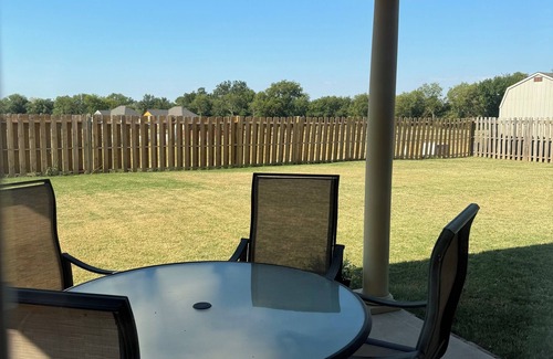 Stillwater House | Relaxing rustic charm in Stillwater, OK - open floor plan & nice patio!