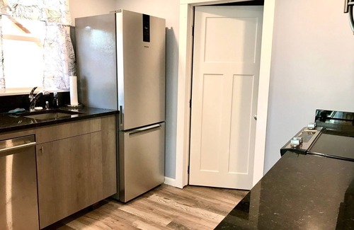 Findlay Ski Chalet | Relaxing Scenic 1 Bedroom Retreat With Private Hot Tub