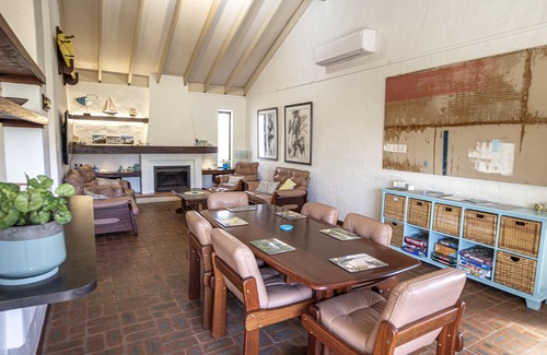 Yanchep House | Relaxing Seaside Escape - Oceanfront - Family and Pet friendly