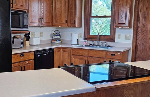 Dodge Other | Relaxing Spacious farmhouse with fire-pit and family friendly amenities