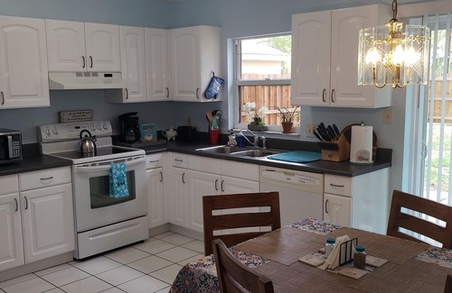 St. Petersburg - Clearwater House | Relaxing spacious house. Great Location!