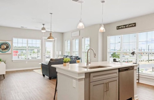 Paw Creek Condo | Reluxme | Stylish 2BR w/Balcony, Gym & Pool