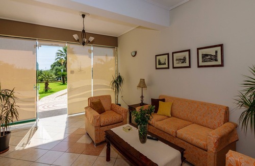 Amoudi Hotel | Remezzo Studios & Apartments