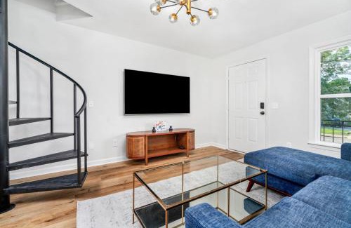 Auburn Apartment | Remodeled and New - Walk to downtown Auburn
