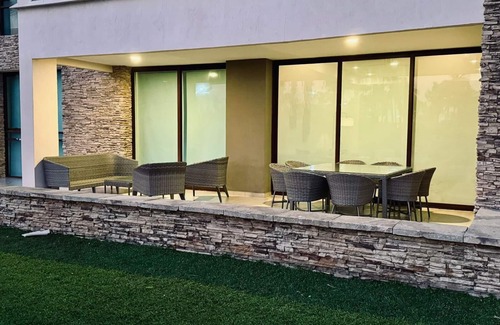 Puente del Mar Apartment | REMODELED Luxurious First-Floor Apartment in Isla Residences