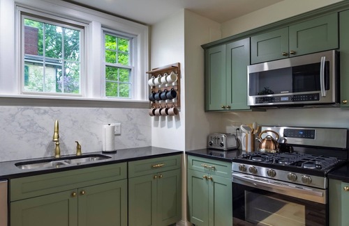 Cayuga House | Remodeled Peaceful Retreat
