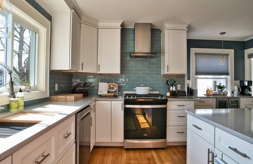 Dartmouth House | Remodeled Seaside Village Retreat, 5-minute walk to village center