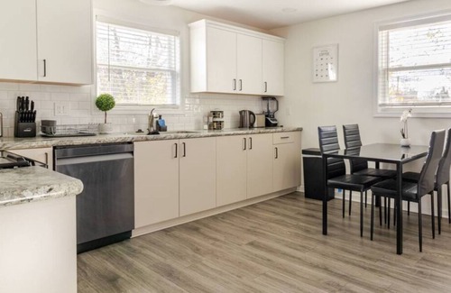 Rochester House | Remodeled single-family house, 1 mile away from Rochester Airport