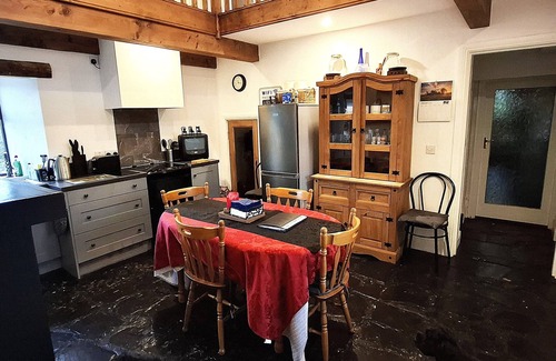 North Tipperary House | Remodelled historical house w/17th century tower. Pet friendly. Boardgames!