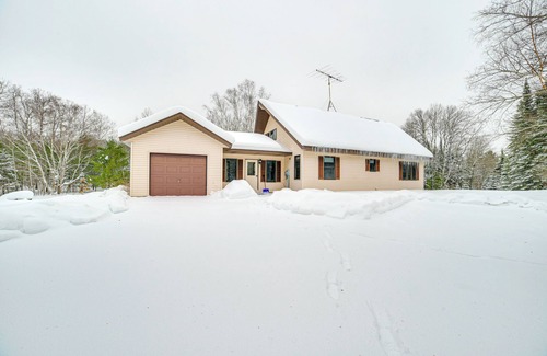 Hulbert Township House | Remote & Peaceful Getaway w/Games in Eckerman
